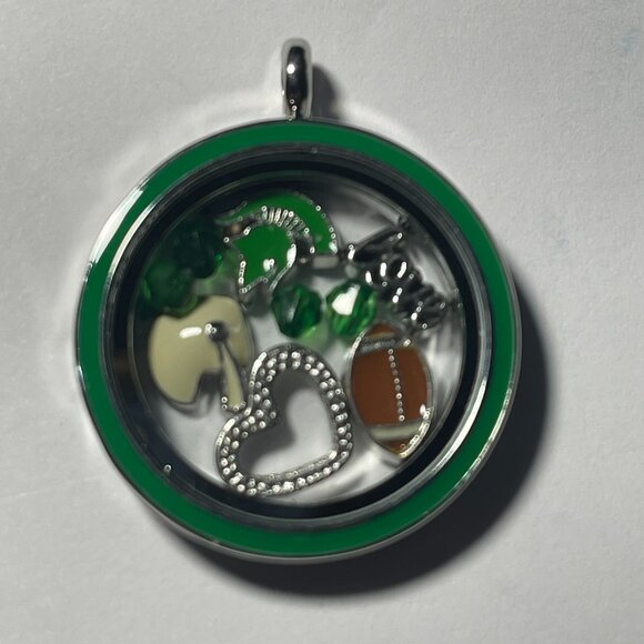 Michigan State Spartans NCAA Memory Charm Locket w/ 22 IN chain NEW - Picture 1 of 3